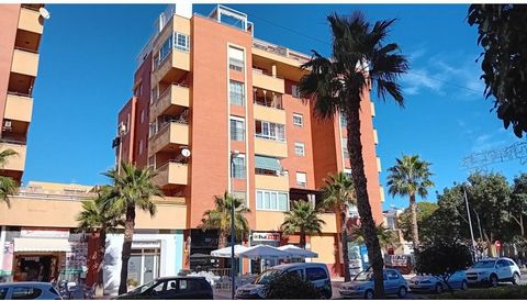 Entdecken Sie diese charmante Wohnung im Gebäude Altea, gelegen an der Av. de la Fabriquilla, die eine perfekte Kombination aus Komfort und Bequemlichkeit bietet! Dieser Raum ist darauf ausgelegt, jeden Winkel optimal zu nutzen. Beim Betreten werden ...