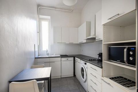 Magnifique logement de 56 mètres carrés situé dans le 5ᵉ arrondissement de Marseille. ArrayD'une superficie de 56 mètres carrés, il comprend une chambre avec de nombreux rangements et peut accueillir jusqu'à trois personnes. Son emplacement proche de...