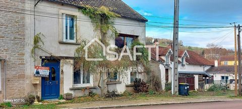 Découvrez cette maison de 149 m² située dans un village animé, à 22 min de Dijon en TER. Idéalement placée près de l’école maternelle et primaire, périscolaire, kinésithérapeutes, tabac-presse-supérette. Le ramassage scolaire pour le collège, situé à...