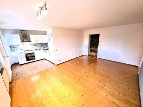 Apartamento na cidade velha de Salzburgo, perto da Casa da Natureza! Pérola rara: apartamento de 3 assoalhadas na cidade velha com vista perfeita para o último (4º) andar em 79m2 está à procura do seu novo dono! A cidade de Salzburgo tem muito a ofer...