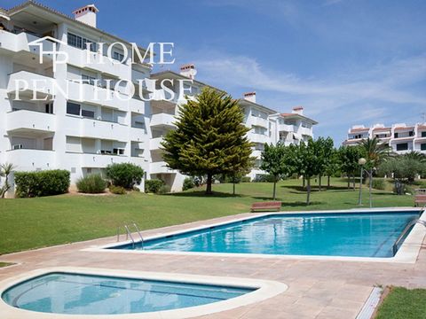 Disfrute de la vida costera en este encantador apartamento situado en la codiciada zona de Aiguadolç en Sitges. Con capacidad para seis personas, este apartamento ofrece unas magníficas vistas al mar, así como a la piscina y al jardín comunitarios, c...