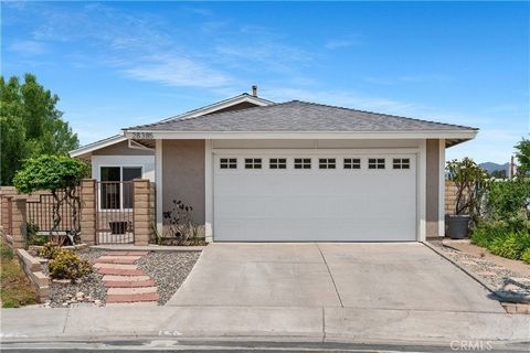 Wonderful Opportunity in a PRIME LOCATION – End of Cul-De-Sac! Don’t miss this chance to own a charming single-level ranch-style home located near the end of a quiet cul-de-sac in one of Mission Viejo’s most desirable neighborhoods. With great potent...
