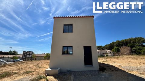 A39256PIC11 - Come and settle into this 3-room house that meets RE2020 standards, just completed! Bright 35m² living room, enclosed garden, 2 large bedrooms with walk-in closets, reversible air conditioning, private parking... Modern comfort just a s...