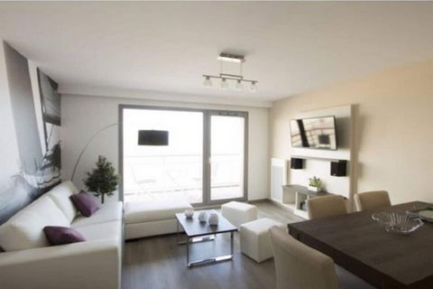 New apartment for 6 people, right on the beach, on the Bray-Dunes promenade. The building was newly built in 2013. The apartment is very modern and luxuriously furnished. New furniture, flat-screen TV with German channels. Direct access from the livi...