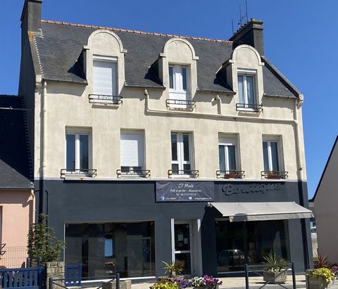 A VENDRE IMMEUBLE 2 ETAGES AVEC COMMERCE 29890 KERLOUAN