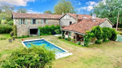 DOMAINE EN PIERRE AVEC PISCINE , JARDIN ET DEPENDANCES