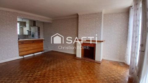 ROYAN 17200. Hyper centre, place Charles de Gaulle, bel appartement de 103 m² à 200m de la plage.