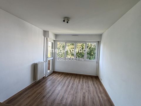 TYPE 2, DERNIER ETAGE, BALCON, GARAGE FERMÉ
