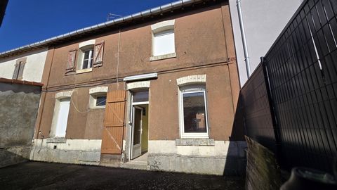 Maison, 6 pièces, 4 chambres, terrasse et dépendances.