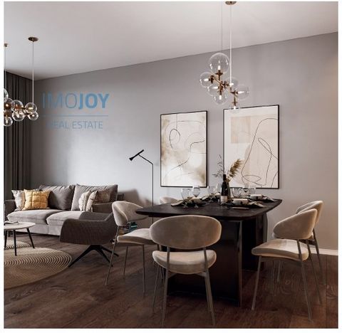 1 + 1 Zimmerwohnung mit Balkon von 10,20m2 bestehend aus Wohnzimmer im offenen Raum, zwei Suiten und Badezimmer. Es hat auch eine Boxgarage mit 1 Platz Stellen Sie sich vor, Sie wohnen nur wenige Schritte vom goldenen Sand von Praia da Rocha entfernt...