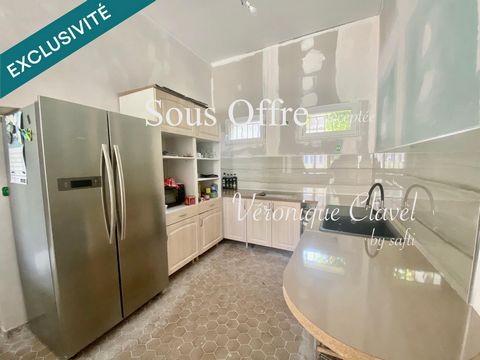 Maison type Loft, commerce de 163m2 avec grand plateau sur terrain de 1000m2avec 5 garages