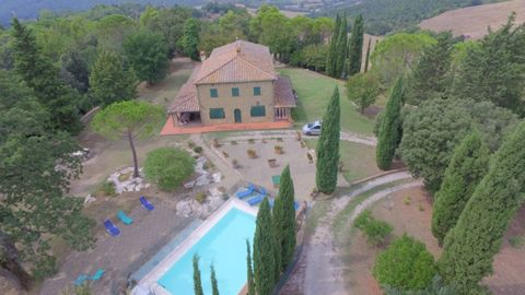 Typical Tuscan farmhouse located only 5 km from Pomarance, surrounded by the countryside in a private but not isolated position. The farmhouse is divided in two residential units. The first apartment is about 217 sq m and spreads two levels: The grou...