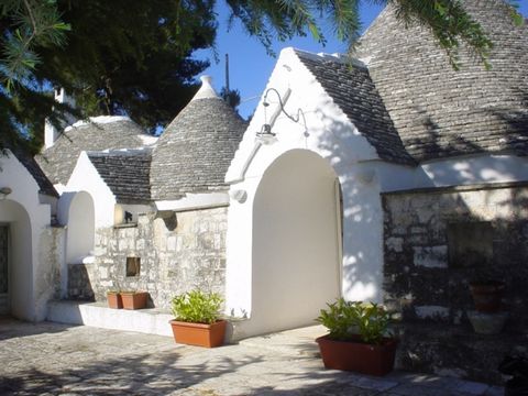 Was €500,000 now €350,000 The property consists of main house and a smaller house for guests, sharing a front patio. The first units consists of 8 trullo cones trulli totally restored and ready to be moved in. It features a lounge, kitchen, dining ro...