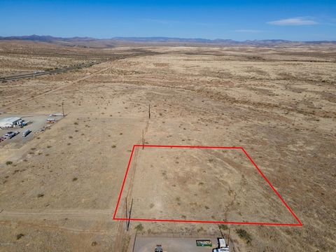 Don't pass up this incredible opportunity to own 2.5 acres of prime land near I-17, just walking distance from the New Loves Travel Stop off the newly completed I-17 and Arcosanti Interchange. Currently zoned RCU-2A with Commercial/Industrial zoning ...