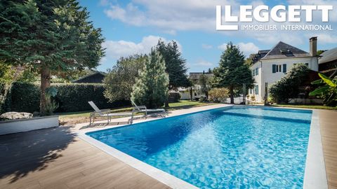 A19946JOD65 - This secret oasis offers its future owners, luxurious open-plan living and a wonderful private garden with a swimming pool. Hidden in a lovely village near Lourdes, you will be only a few steps away from a delicious bakery and 3 restaur...