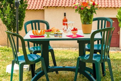 Holiday park Le Domaine des Cazelles consists of semi-detached holiday residences situated in neighbourhoods all over the park. The maisonette furnishings are charming and comfortable. FR-46460-03 is suitable for 4 persons, and can be just ground flo...