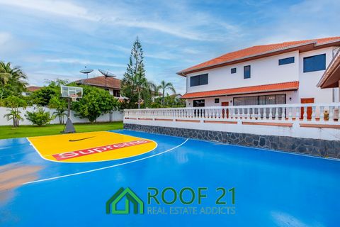 Beautiful and spacious house with furniture in Pattaya, in the Paradise Villa community, It comes with a private swimming pool, a private basketball court, and outdoor living garden, It's just 5 minutes away from Sukhumvit Road and a mere 10 minutes ...