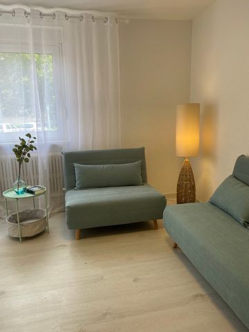 Newly renovated flat in a great location near the main train station. The flat is located on the ground floor and has a living room with a sofa bed and a sleeping chair, a bedroom with two single beds and a fully equipped kitchen. A large balcony ove...