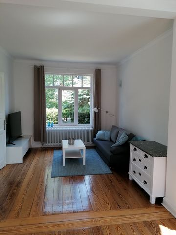 The renovated apartment has an open living/dining and office area, a bedroom with big double-bed, a fully equiped kitchen, a shower room and an entrance hall. In the basement there is a storage room with a washing machine. The rooms are bright, with ...