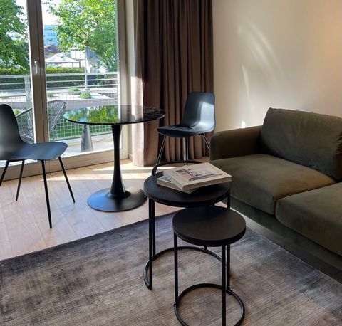 The newly renovated and modernly furnished apartment is in an absolutely quiet location. It is located in Schönefeld, near the Berlin Brandenburg Airport (BER). It is perfect for project staff, students and everyone who makes Berlin their short-term ...