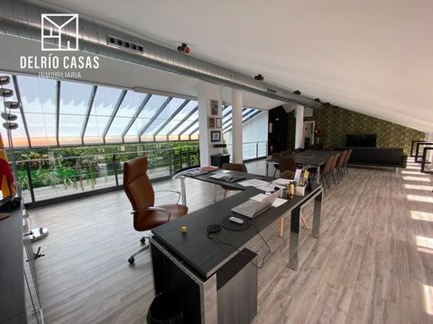 DELRÍO CASAS presents this wonderful office in the center of Huelva~ Luxury facilities, in an unbeatable location, in C / Cardenal Cisneros, next to Gran Vía and the Town Hall.~ Distributed on two floors, it has 280 m2, with large open spaces and two...