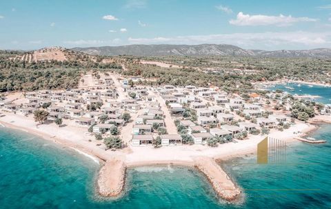 Uma oportunidade única no mercado! O resort está localizado na primeira fila à beira-mar na área de Zadar! Novas casas pré-fabricadas premium à beira-mar com base em um modelo de negócios ROI baseado no retorno do investimento. A rentabilidade espera...