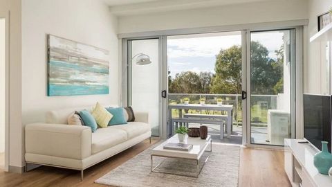 Whether you're looking to purchase your first home, the perfect kick-starter investment or another great property to add to your portfolio then look no further. Boasting luxe finishes throughout and sweeping views of the Gold Coast hinterland, these ...