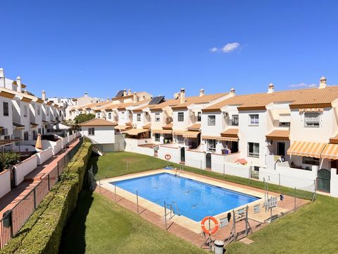 Town House for sale in Alhaurin de la Torre with 3 bedrooms 3 bathrooms and with orientation east with communal swimming pool private garage 1 parking spaces and communal garden Regarding property dimensions it has 167 mÂ² built and 25 mÂ² terrace Ha...