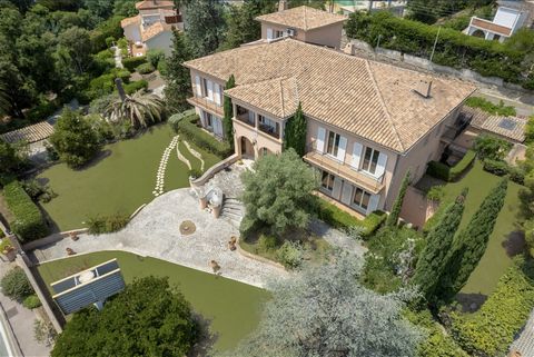 Summary Large provencal Bastide with a land of 1,983M2. The property is located across the sea, in the golf of Saint Tropez. The property has 10 bedrooms with ensuite 10 bathroom. Each bedroom can be converted into an individual apartment, office or ...