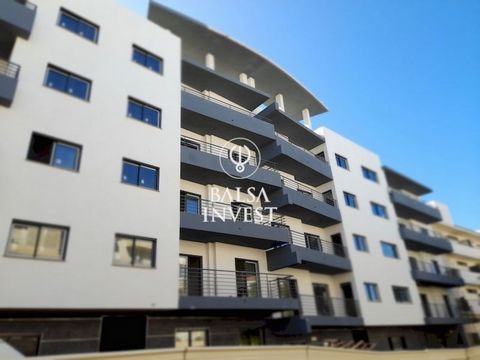 Apartment in OLHÃO, composed by spacious bedrooms and balconies, underground parking place, storage, fully equipped kitchen, contemporary and of high-quality finishings. Outside there is swimming pool, garden, leisure area. Private condominium under ...