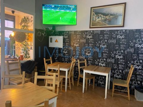 Transfer €45,000 Spread over that Café-snack bar ideal for you! Renowned café-snack bar Porta 17 located in the heart of Penha de França with 36.13 m2, with all the equipment and furniture for transfer for €45,000. Awning, 20 indoor chairs, 2 outdoor...