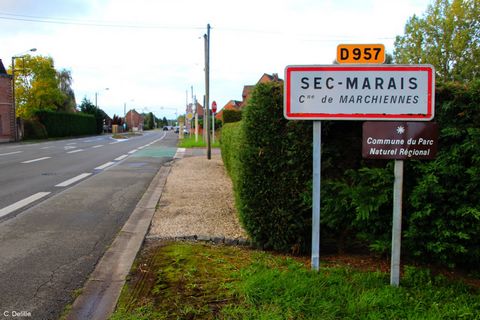 Vous recherchez un secteur calme et privilégié, pour implanter la maison de vos rêves? Sec-Marais, est un hameau de la commune de Marchiennes qui s'étend essentiellement le long de la D957 (route Orchies - Somain ) attenant d'un côté au village prisé...