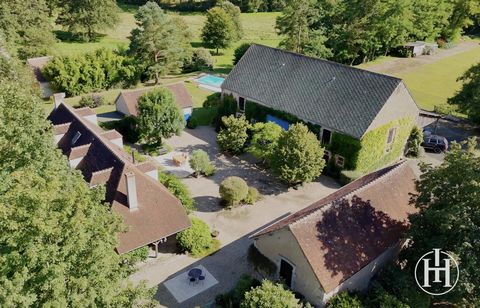 Découvrez cette magnifique propriété située dans un hameau pittoresque et soigneusement entretenu, à 15 minutes des commodités de Saint Amand Montrond, offrant une immersion totale dans les paysages apaisants de la campagne. S’étendant sur 17 hectare...