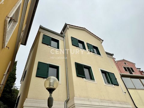 LABIN, OLD TOWN, HOUSE WITH TWO SEPARATE APARTMENTS AND YARD, 4 FROM THE SEA We are selling a house with two apartments in a beautiful location, in Svete Katarina Street in the Old Town of Labin. It is located within walking distance of all facilitie...