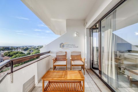 Discover your new home in this two-bedroom apartment located in the heart of Vilamoura, a 5-minute walk from the marina. Located on the top floor, this renovated property offers a perfect combination of comfort and style, with a panoramic sea view an...