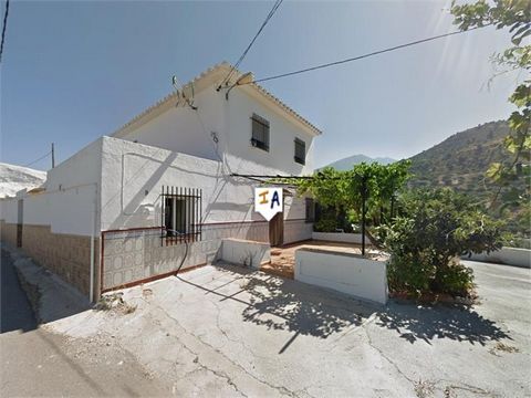 Charmantes, geräumiges Anwesen mit 4 Schlafzimmern in einer begehrten Gegend. Dieses beeindruckende Haus liegt im Herzen von Puente Don Manuel, Alcaucín in der Provinz Malaga in Andalusien, Spanien und nur 20 Minuten von der Küste entfernt. Es bietet...