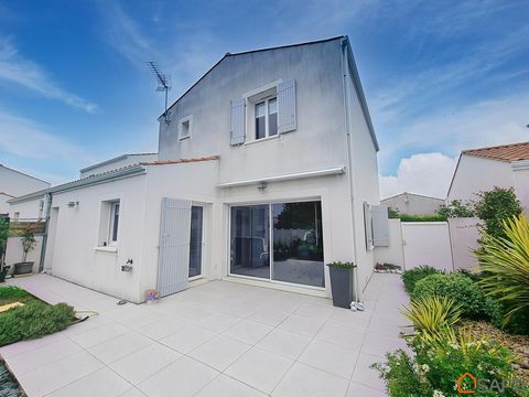 Modern house in Saint-Georges-de-Didonne, 1000 m from the town center and 1500 m from the beach! Seize the opportunity to acquire this beautiful house, built in 2019, just 1800 m from the beaches. With 106 m² of living space, it offers modernity, com...