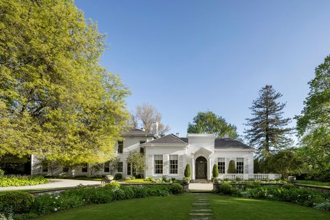 Magnificently situated within Toorak’s largest landholding of 1.1 hectares (11,366sqm approx.) spanning 2 separate titles, this celebrated c1900 Edwardian estate is a Victorian landmark of historic, cultural and botanic significance. The exceptional ...