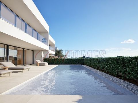 DH presents, Exceptional villa, under construction, inserted in one of the most luxurious areas of the city of Lagos. Surrounded by the beaches of Camilo and Dona Ana and also the famous Ponta da Piedade. The village has modern features, high quality...