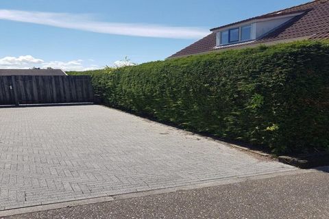 „Willkommen zu Ihrem perfekten Urlaub im Ferienpark Scheldeveste, wo Sie diesen entzückenden freistehenden Bungalow für 6 Personen finden. Dieses geräumige Haus mit einer Fläche von ca. 102 m² bietet sowohl Komfort als auch Bequemlichkeit in einer ma...