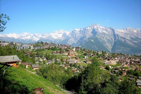 Welcome to this cozy 3-star flat nestled in the charming Swiss resort of Nendaz, right in the heart of the 4 Valleys. This inviting 34 m² apartment comfortably accommodates up to 4 guests and offers a fantastic location near the village center and ca...