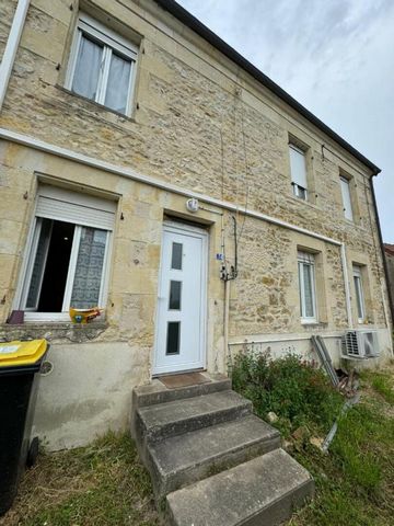 Venez découvrir cette belle maison rénovée de 81 m² habitables avec un studio indépendant de 36 m² habitables dans un secteur proche de toutes les commodités de la ville d'Imphy. La maison se compose au rez de chaussée d'une grande pièce à vivre de 4...