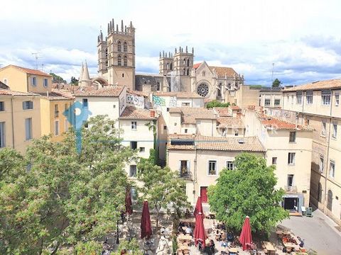 Montpellier Ecusson / Place Candole / Saint Pierre, FF4 apartment of 78m2 on the top floor duplex with TERRACE! A prime location, an apartment with superb volumes, hyper functional and very cozy. In short, an excellent heritage investment, ideal for ...