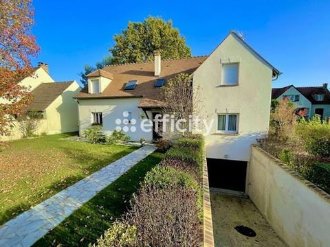 77310 –BOISSISE LE ROI - MAISON TRADITIONELLE DE 185 M² - 9 PIECES- TERRAIN CLOS ET ARBORE DE 1200 M² - PROCHE TOUTES COMMODITES (COMMERCES, ECOLES ET TRANSPORTS) – PROMENADES EN BORDS DE SEINE EffiCity l'agence qui estime votre bien en ligne a sélec...