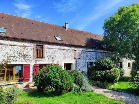 Au coeur du département de L'Orne, terre du cheval entre Mortagne au Perche et L'Aigle, cette charmante longère / propriété équestre avec plus de 4,5 hectares de prairie. Budget 296 000 Euros, honoraires charge vendeur. Propriété composée d'une super...