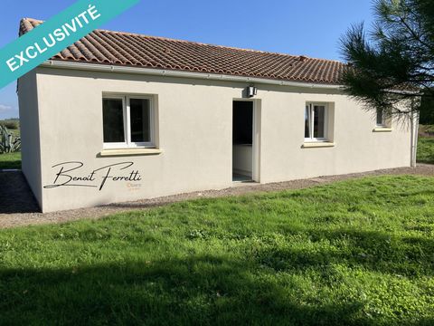 Située dans la charmante commune de Le Bernard (85560), cette maison bénéficie d'un environnement paisible en plein cœur de la campagne. Proche de la nature, cette propriété offre un cadre de vie idéal pour les amoureux de tranquillité. De plus, sa p...