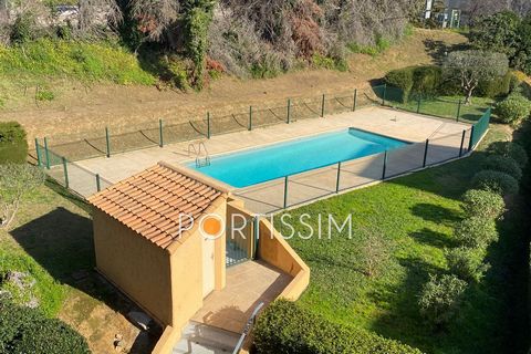 CAGNES-SUR-MER: THE ESPARTES In a secure residence with swimming pool, close to all amenities, come and discover this beautiful 2-room apartment of 47m² on the upper floor. It consists of a 21m² living room, a separate fitted kitchen of 7.50m² (Ameri...