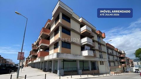 PROPERTY RENTED UNTIL THE END OF JULY 2026 3 bedroom apartment with a total area of 180 m2 (private area of 140 m2 and dependent area of 40 m2), located in the parish of São Sebastião, in Setúbal. The property is located close to the area of commerce...