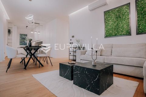 Remete, superbly decorated four-room apartment with an extremely large terrace on the 1st floor of a newly built urban villa. First rental. This luxurious apartment has a usable area of 120 m2, and one of the biggest advantages is the large terrace, ...