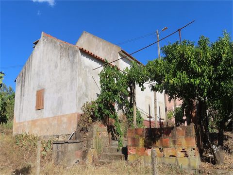 Ausgezeichnetes Anwesen mit ca. 1 Hektar Gesamtfläche, es hat in seiner Zusammensetzung ein Steinhaus mit urbanem Dokument und 72m2. Es hat ein Dach in ausgezeichnetem Zustand und eine gute Struktur, es muss intern renoviert werden. Im Moment verfügt...